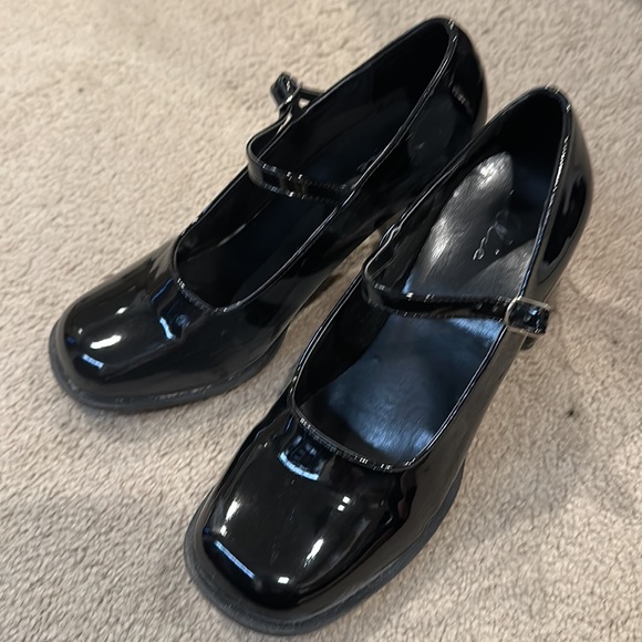 Ellie Patent Leather Maryjane shoes size 10 worn once - Picture 3 of 6